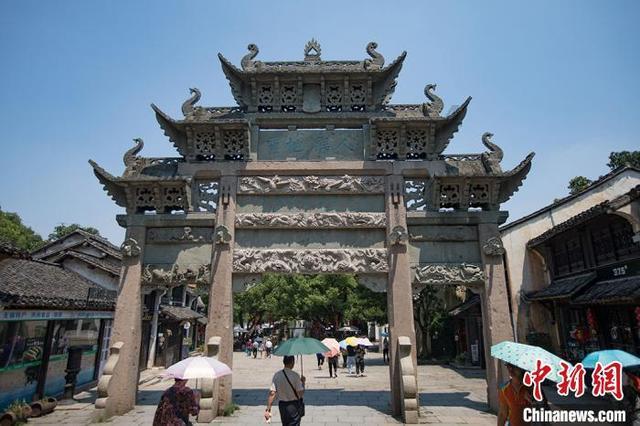 年终奖的理想购车选择,奔腾B70给你全面越级新体验
